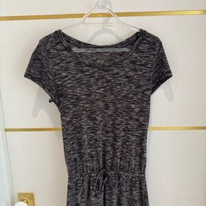 GILLIGAN & O'MALLEY heather gray short sleeve dress drawstring dress XS